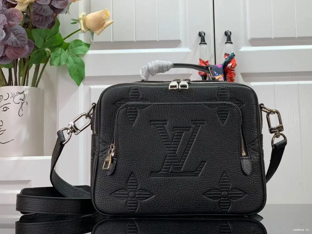 WIS LOUIS MESSEANGER VUITTON BAG 0522